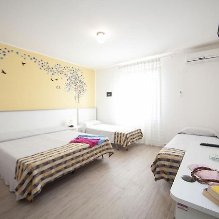 Hotel Thomas مارينا دي كامبو المظهر الخارجي الصورة