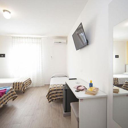 Hotel Thomas مارينا دي كامبو المظهر الخارجي الصورة