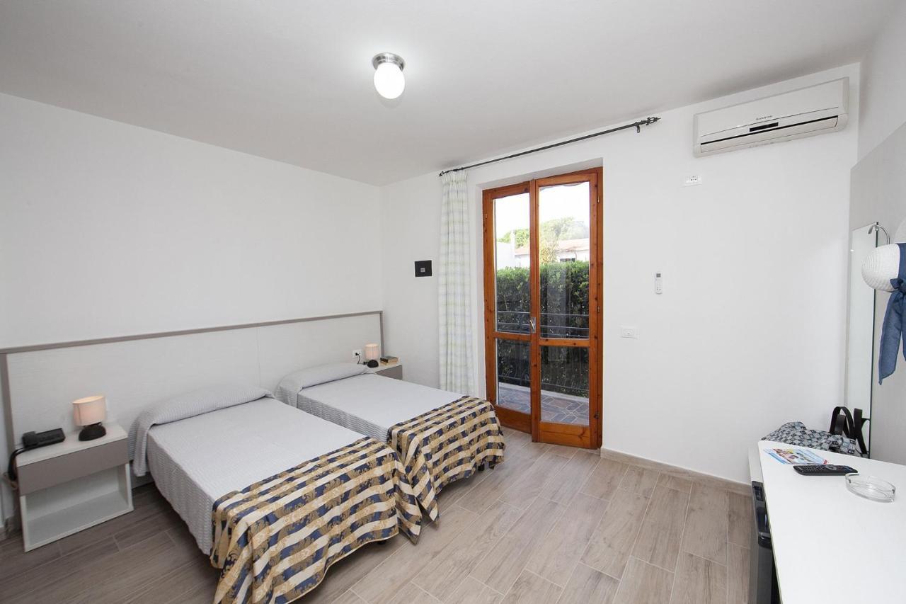 Hotel Thomas مارينا دي كامبو المظهر الخارجي الصورة