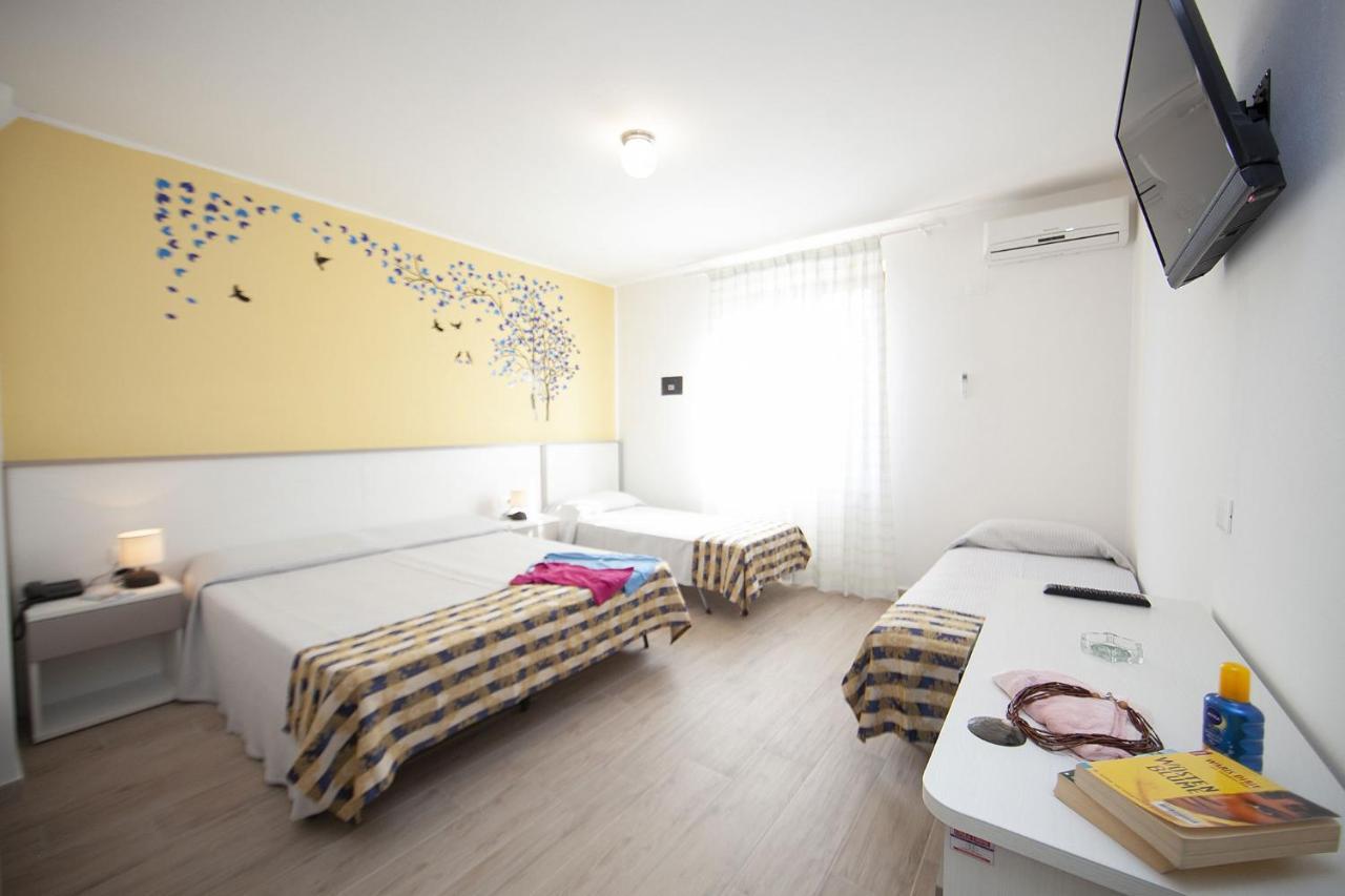 Hotel Thomas مارينا دي كامبو المظهر الخارجي الصورة